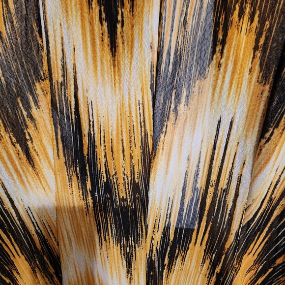 Long sleeve yellow and black jacket - Picture 2 of 6